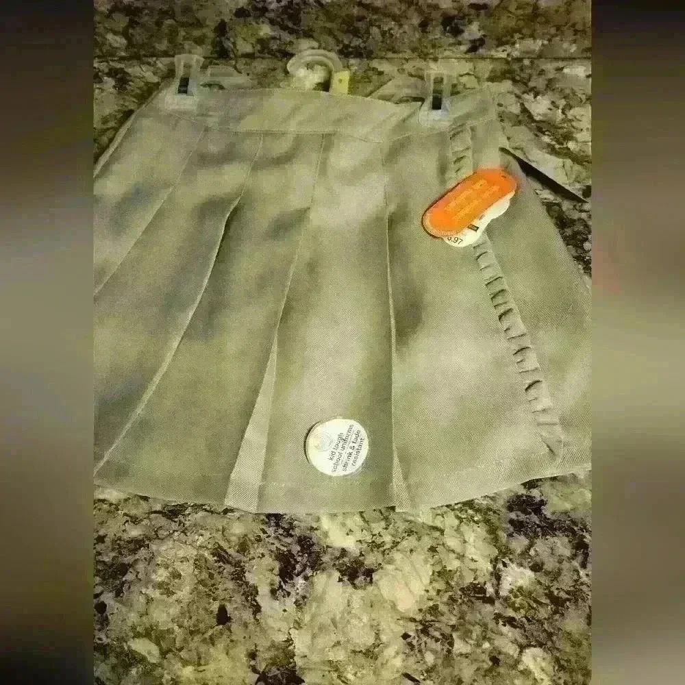 Girls Khaki Uniform Squirts Wonder Nation . Multiple Sizes.New With Tags - Picture 4 of 10